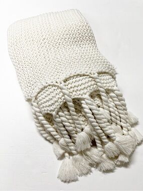 West Elm Home Soft Cream Chunky Knit Braided Fringe Throw Blanket 42" X 54"